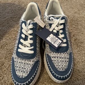 Targets Universal thread Persephone sneakers